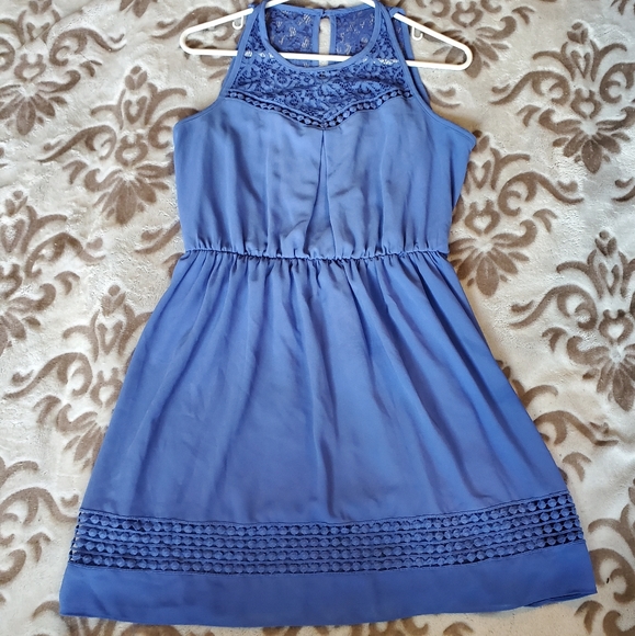 Iz Byer Dresses & Skirts - iZ BYER Periwinkle lace sleeveless dress 🔥🔥